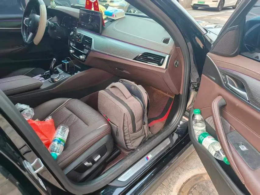 2021 BMW 5 Series 2.0T 184HP L4 8AT PHEV 17.7KWH,autocango,china used car exporter,china ev exporter,chinese used car exporter,chinese used ev exporter