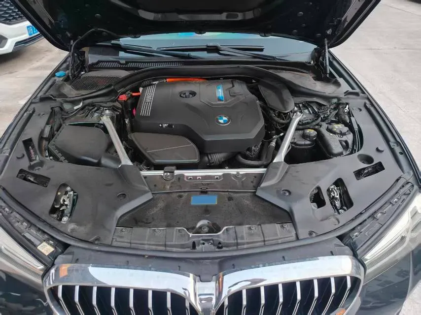2021 BMW 5 Series 2.0T 184HP L4 8AT PHEV 17.7KWH,autocango,china used car exporter,china ev exporter,chinese used car exporter,chinese used ev exporter