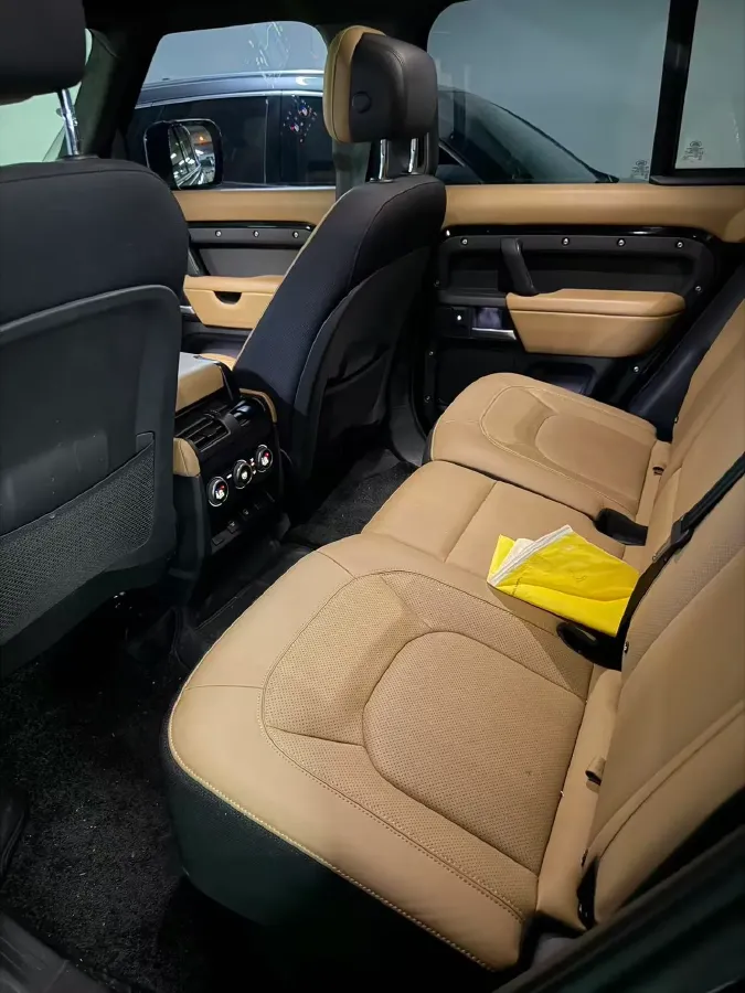 2024 Land Rover Defender 3.0T 400HP L6 8AT,autocango,china used car exporter,china ev exporter,chinese used car exporter,chinese used ev exporter