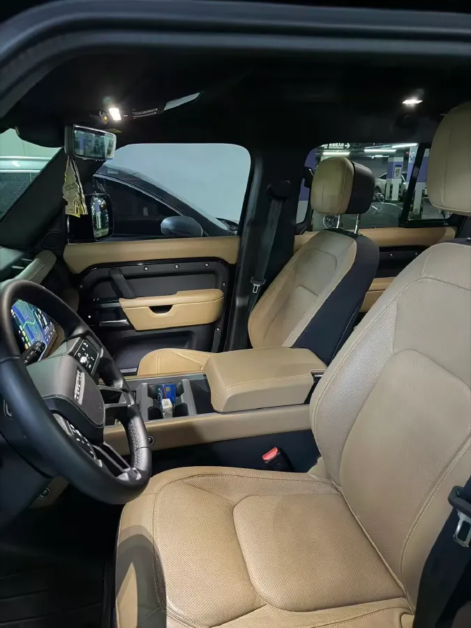 2024 Land Rover Defender 3.0T 400HP L6 8AT,autocango,china used car exporter,china ev exporter,chinese used car exporter,chinese used ev exporter