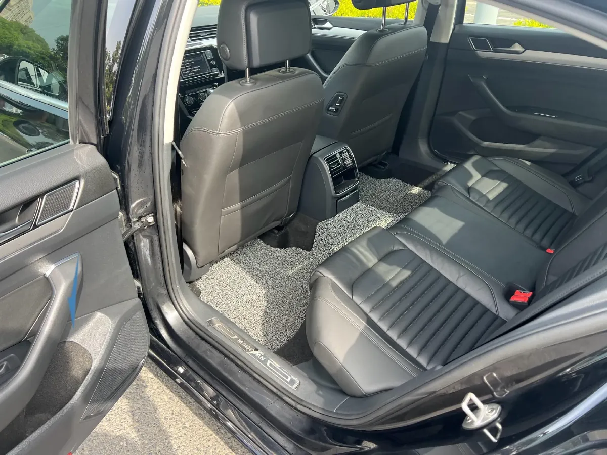 2018 Volkswagen Magotan 1.8T 180HP L4 7DCT,autocango,china used car exporter,china ev exporter,chinese used car exporter,chinese used ev exporter