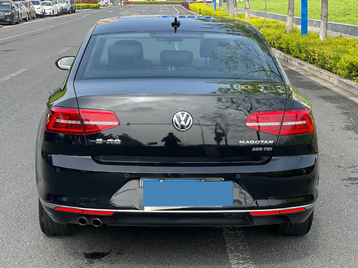 2018 Volkswagen Magotan 1.8T 180HP L4 7DCT,autocango,china used car exporter,china ev exporter,chinese used car exporter,chinese used ev exporter
