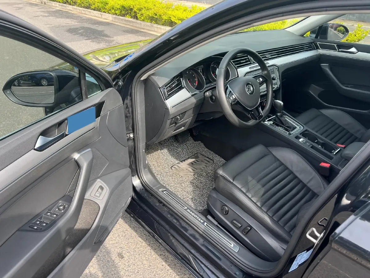 2018 Volkswagen Magotan 1.8T 180HP L4 7DCT,autocango,china used car exporter,china ev exporter,chinese used car exporter,chinese used ev exporter