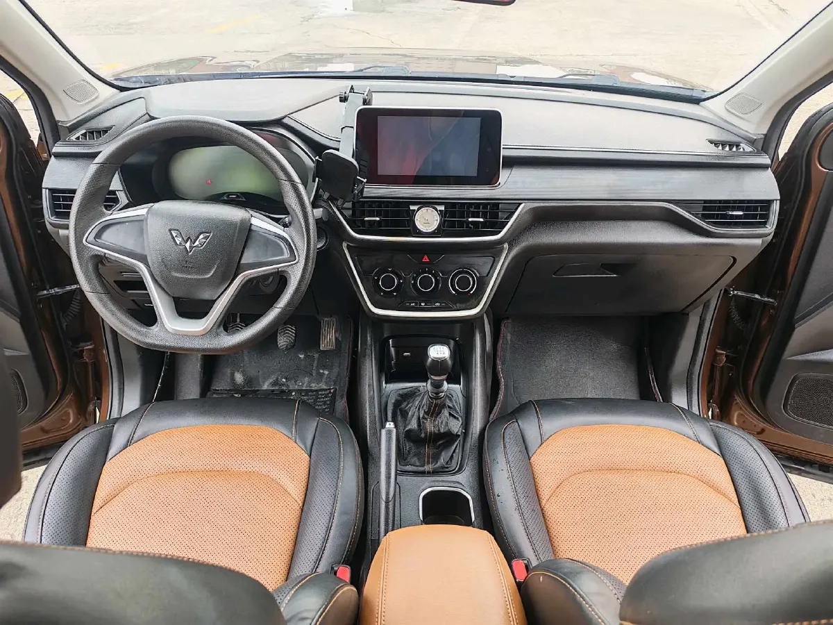 2018 WuLing HongGuang S3 1.5L 112HP L4 6MT,autocango,china used car exporter,china ev exporter,chinese used car exporter,chinese used ev exporter