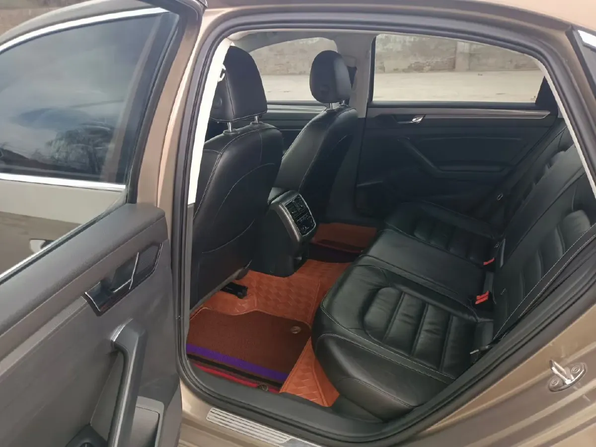 2017 Volkswagen Passat 1.8T 180HP L4 7DCT,autocango,china used car exporter,china ev exporter,chinese used car exporter,chinese used ev exporter