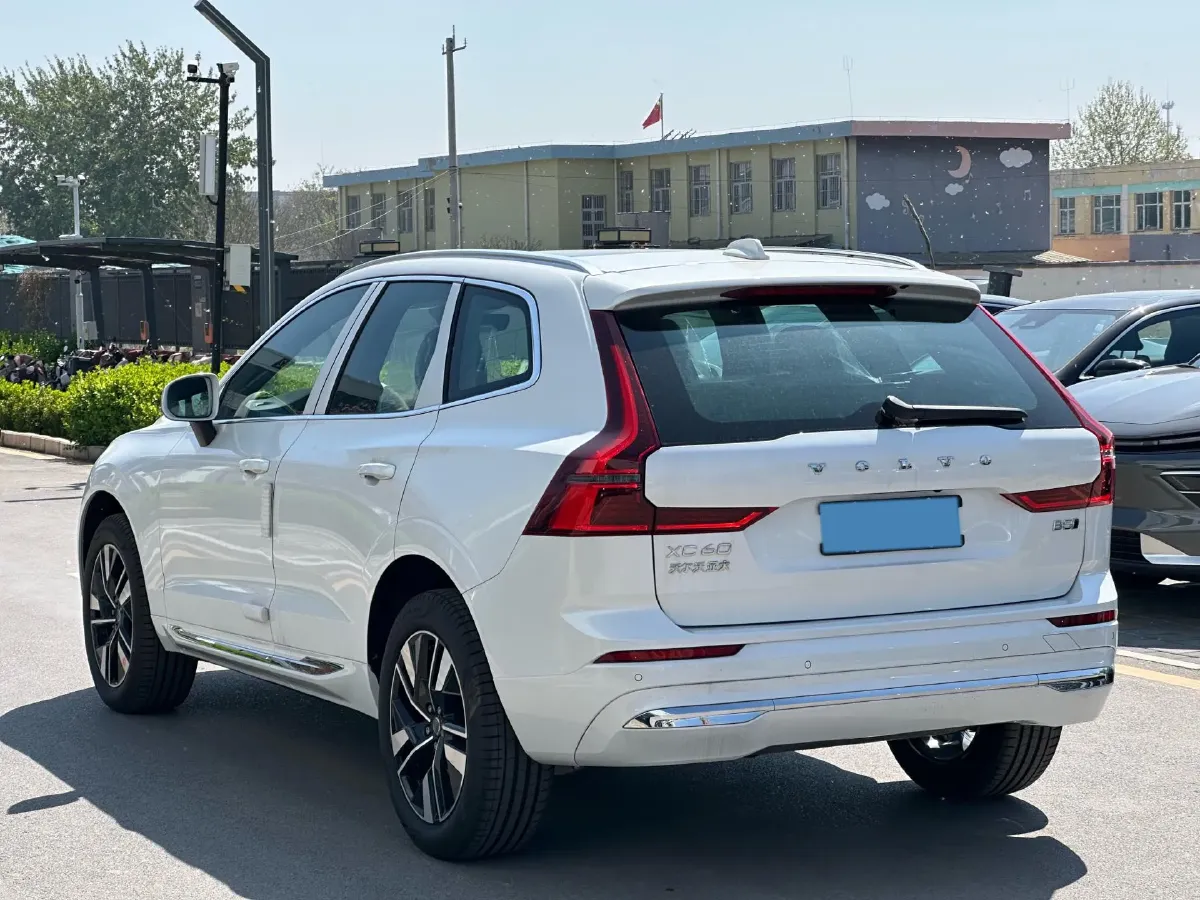 2026 Volvo XC60 2.0T 250HP L4 8AT,autocango,china used car exporter,china ev exporter,chinese used car exporter,chinese used ev exporter