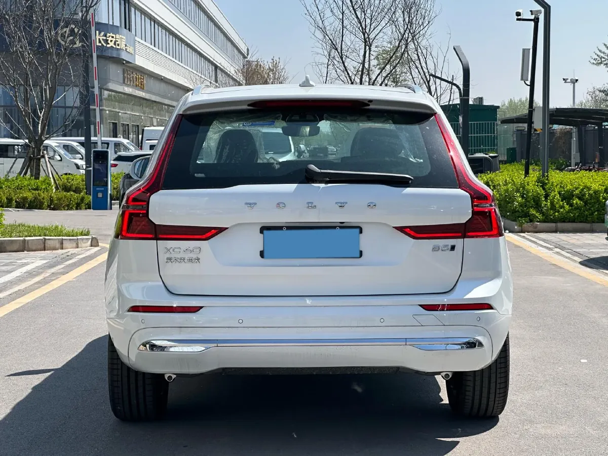 2026 Volvo XC60 2.0T 250HP L4 8AT,autocango,china used car exporter,china ev exporter,chinese used car exporter,chinese used ev exporter