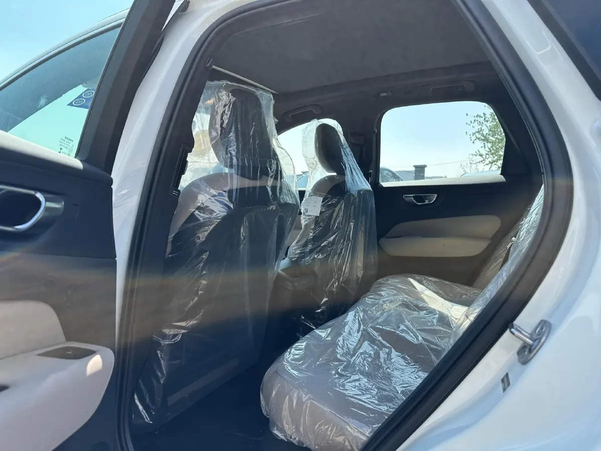 2026 Volvo XC60 2.0T 250HP L4 8AT,autocango,china used car exporter,china ev exporter,chinese used car exporter,chinese used ev exporter