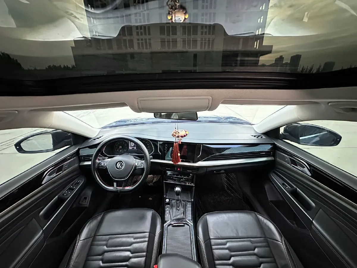 2021 Volkswagen Passat 2.0T 186HP L4 7DCT,autocango,china used car exporter,china ev exporter,chinese used car exporter,chinese used ev exporter