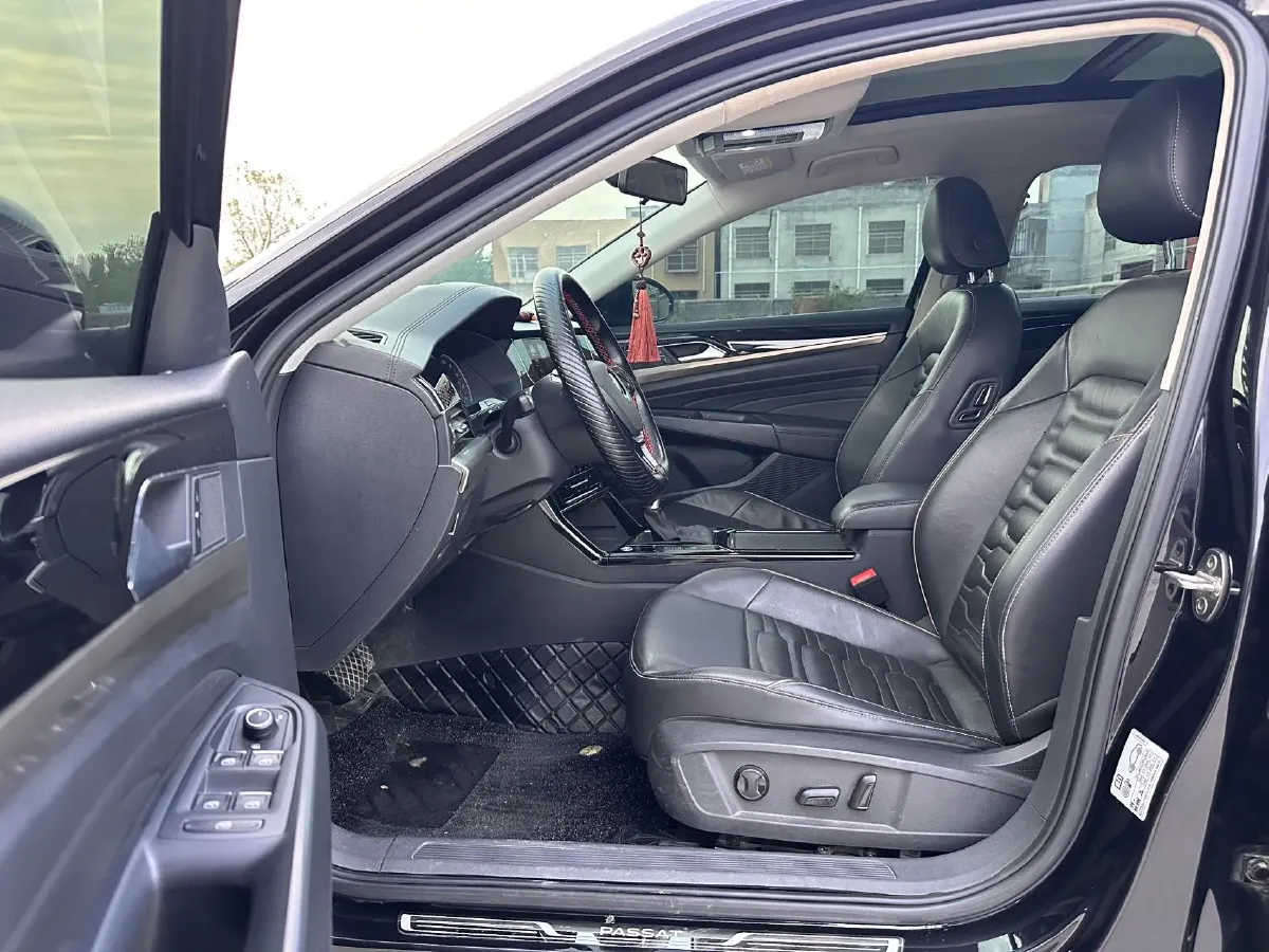 2021 Volkswagen Passat 2.0T 186HP L4 7DCT,autocango,china used car exporter,china ev exporter,chinese used car exporter,chinese used ev exporter