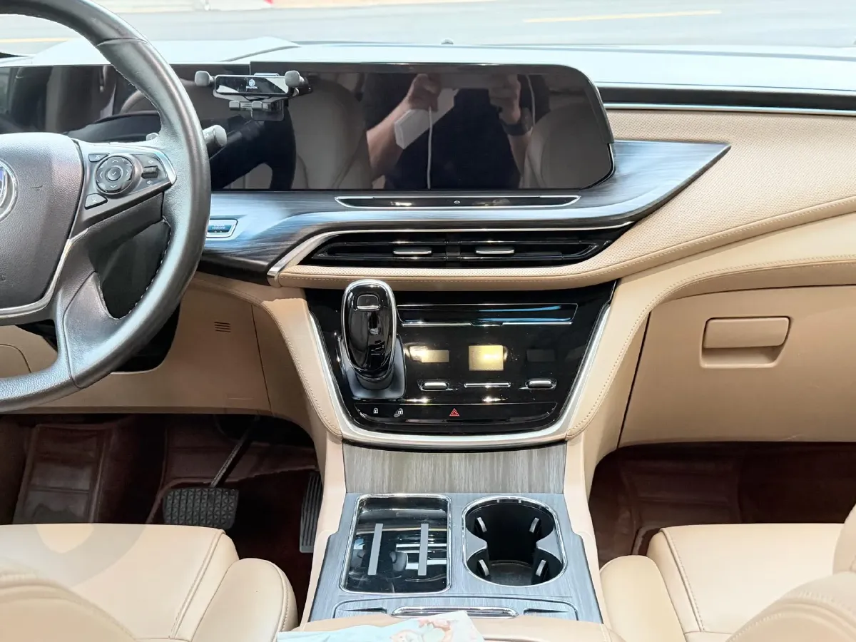 2021 Buick GL8 2.0T 237HP L4 9AT,autocango,china used car exporter,china ev exporter,chinese used car exporter,chinese used ev exporter