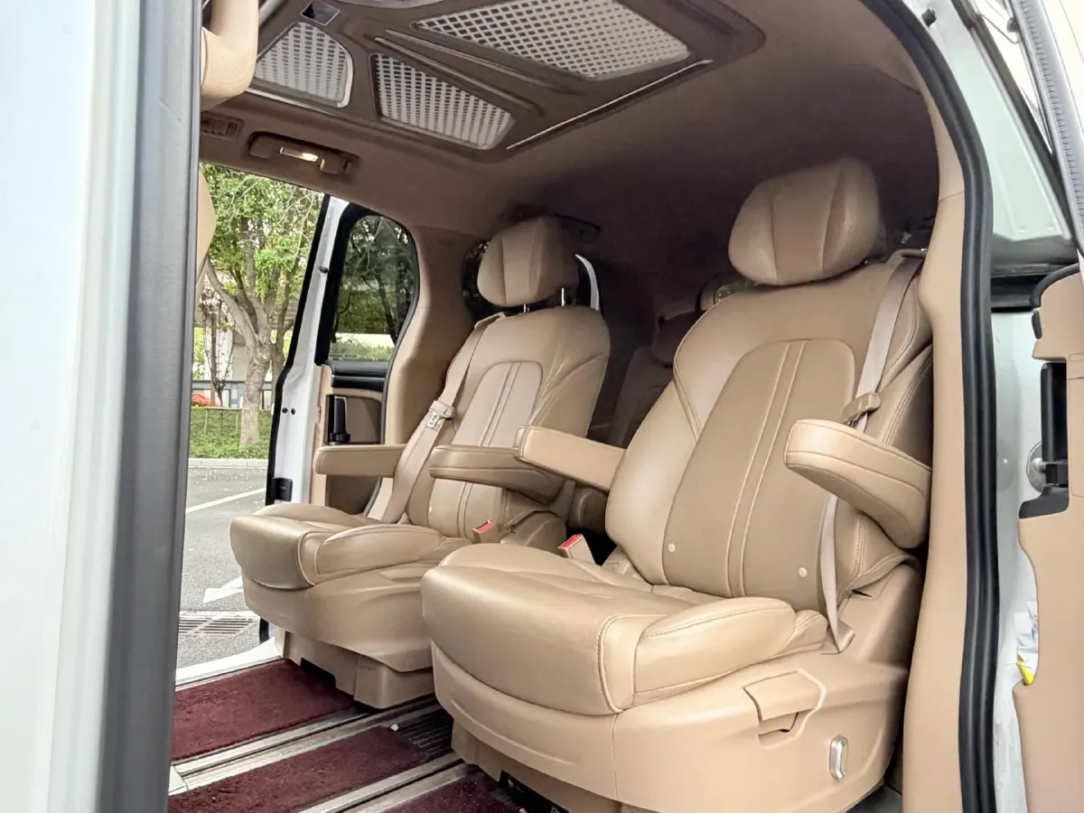 2021 Buick GL8 2.0T 237HP L4 9AT,autocango,china used car exporter,china ev exporter,chinese used car exporter,chinese used ev exporter