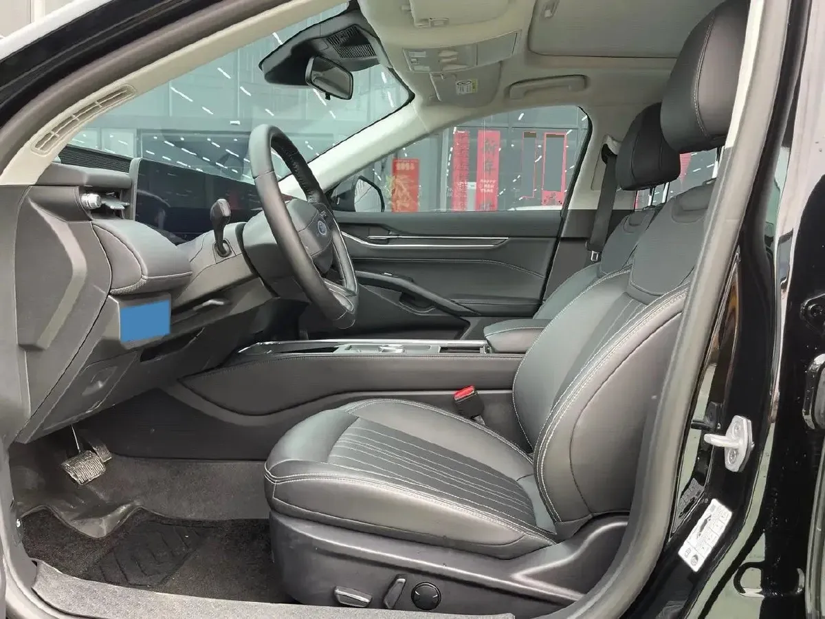 2025 Ford Mondeo 2.0T 254HP L4 8AT,autocango,china used car exporter,china ev exporter,chinese used car exporter,chinese used ev exporter