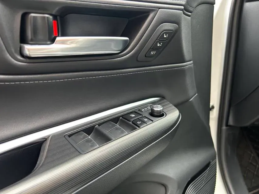 2022 Toyota Harrier 2.0L 171HP L4 CVT,autocango,china used car exporter,china ev exporter,chinese used car exporter,chinese used ev exporter