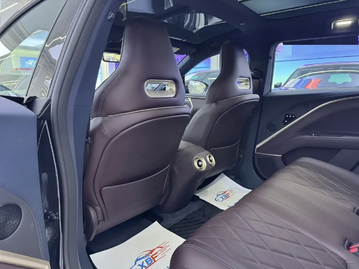 2025 Avatr 11 1.5T 156HP L4 REEV,autocango,china used car exporter,china ev exporter,chinese used car exporter,chinese used ev exporter