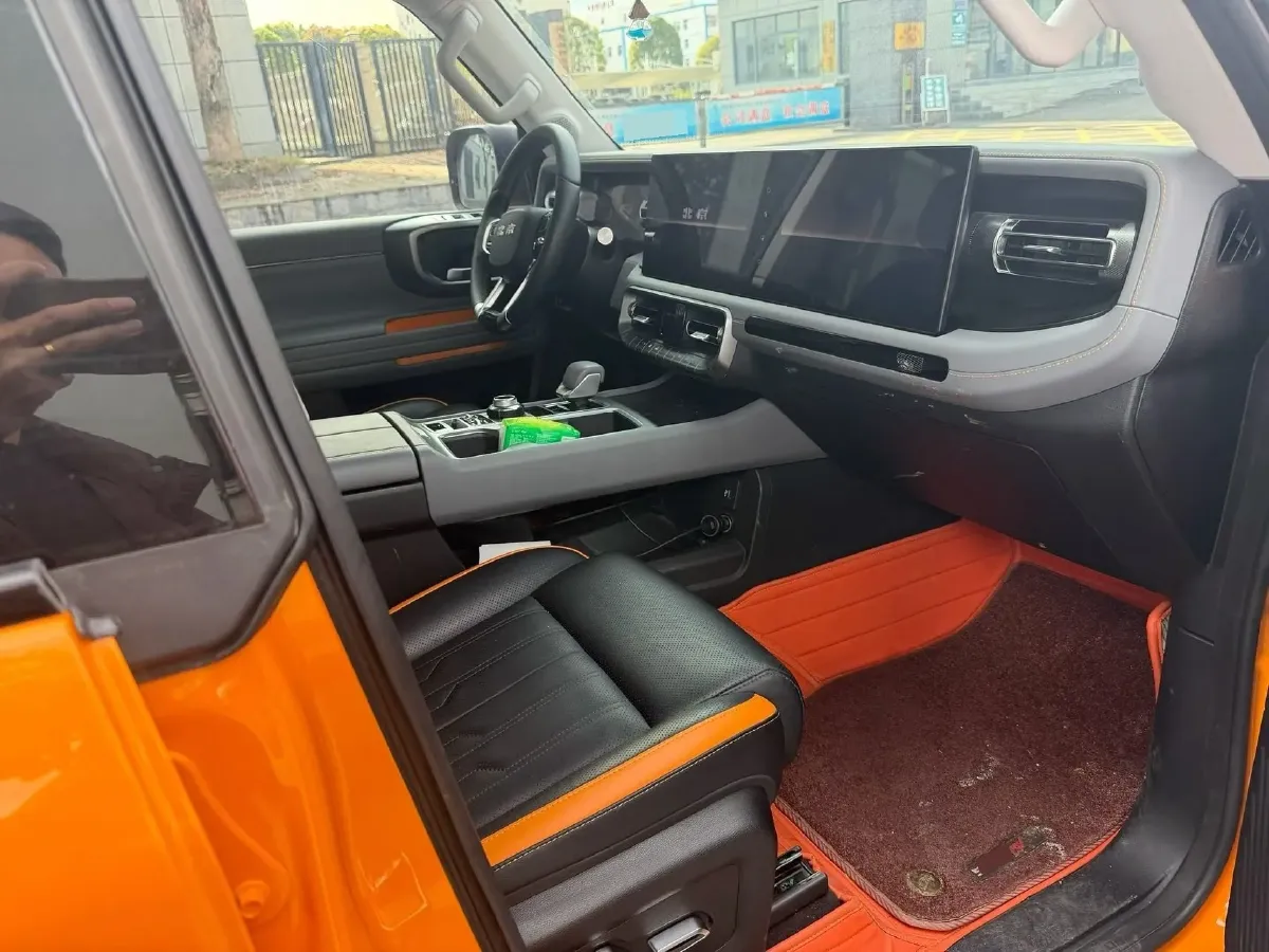 2024 Beijing BJ40 2.0T 245HP L4 8AT,autocango,china used car exporter,china ev exporter,chinese used car exporter,chinese used ev exporter