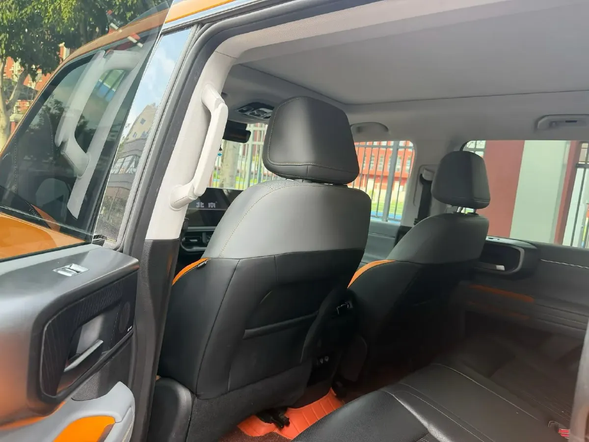 2024 Beijing BJ40 2.0T 245HP L4 8AT,autocango,china used car exporter,china ev exporter,chinese used car exporter,chinese used ev exporter