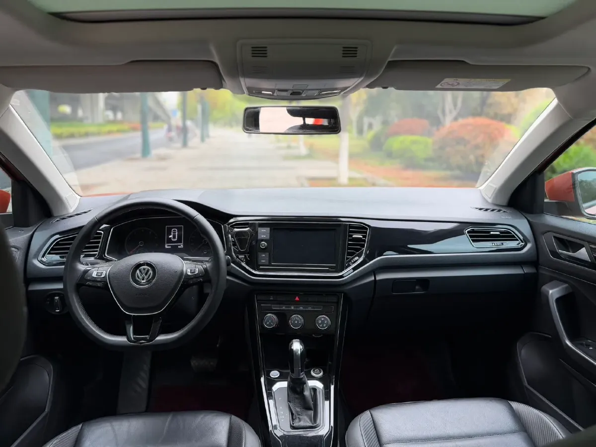 2019 Volkswagen T-Roc 1.4T 150HP L4 7DCT,autocango,china used car exporter,china ev exporter,chinese used car exporter,chinese used ev exporter