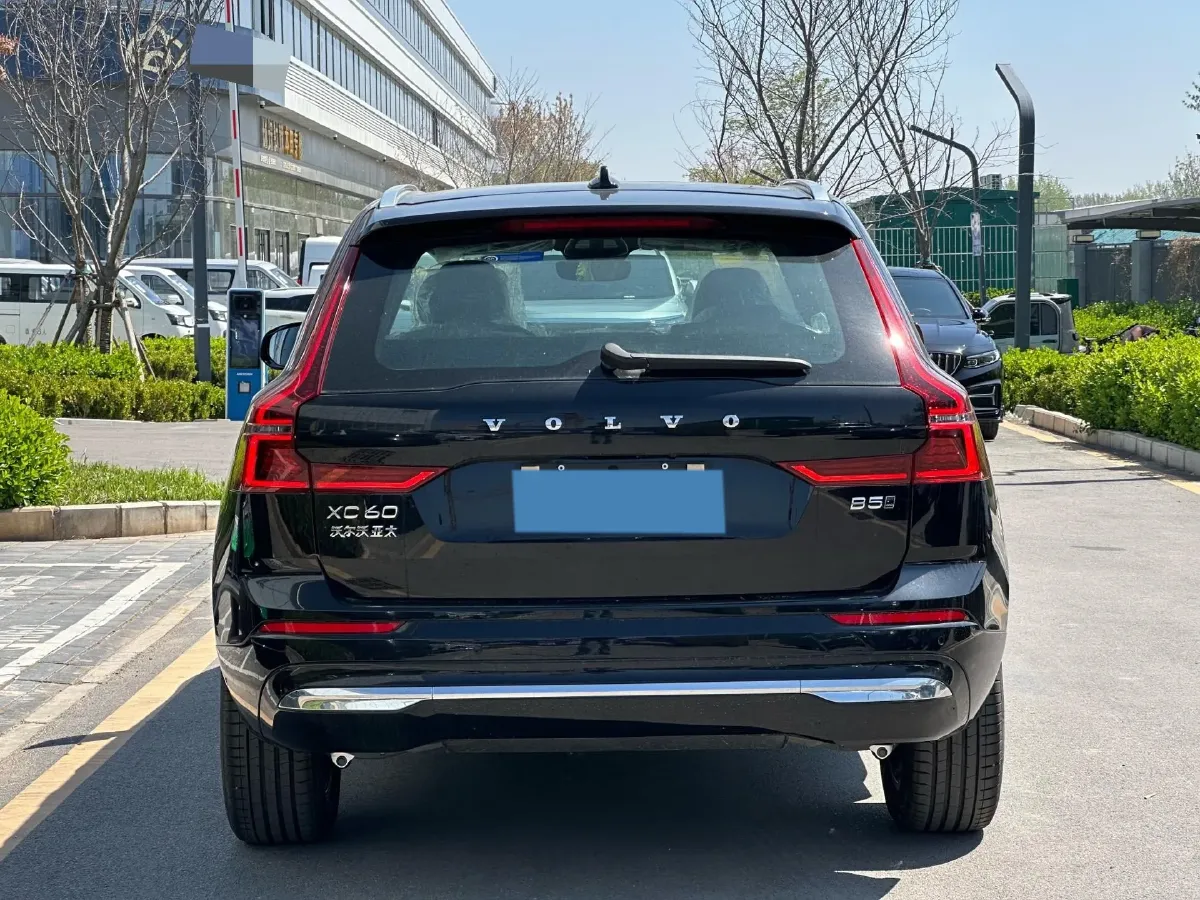 2026 Volvo XC60 2.0T 250HP L4 8AT,autocango,china used car exporter,china ev exporter,chinese used car exporter,chinese used ev exporter