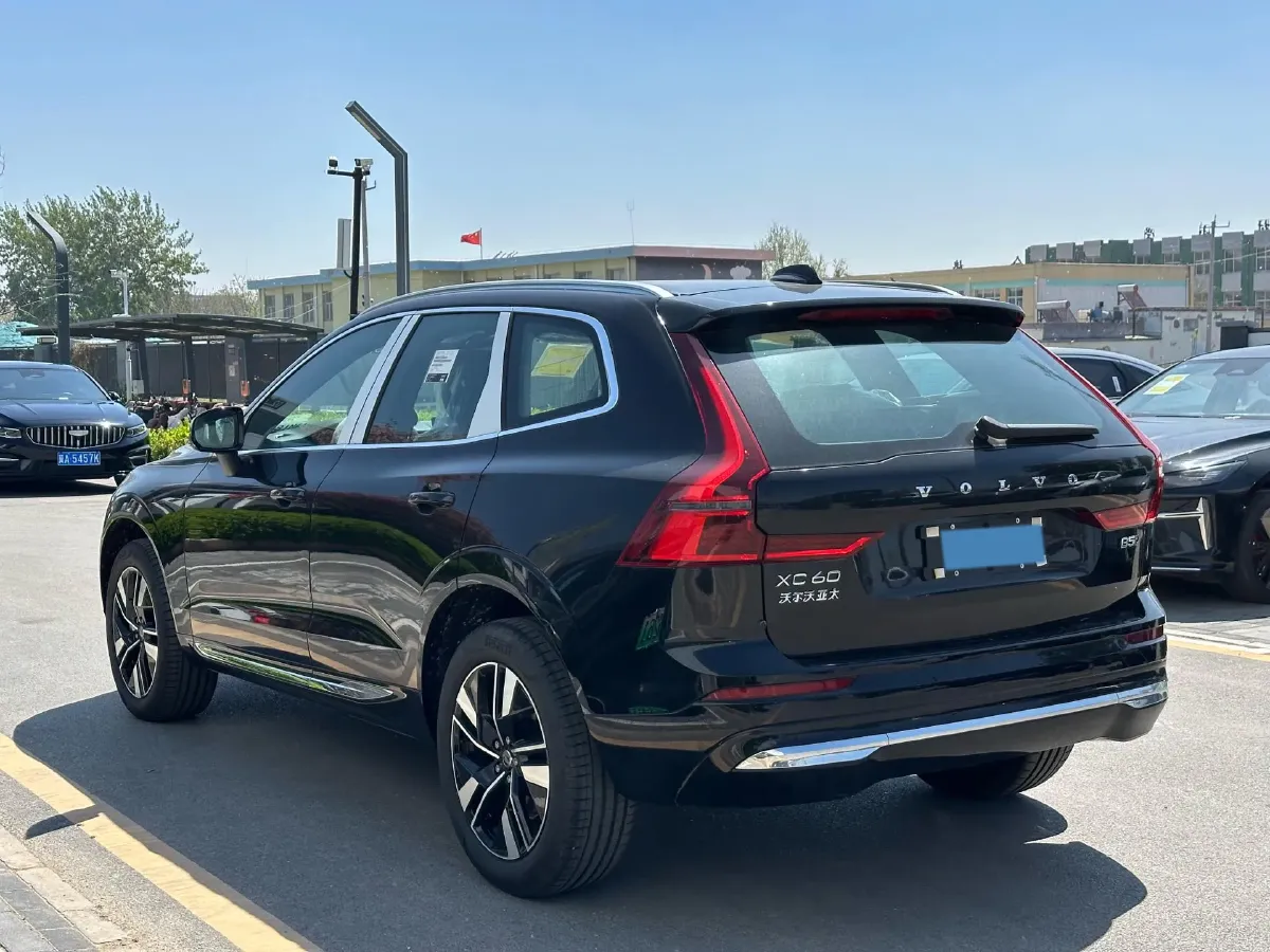 2026 Volvo XC60 2.0T 250HP L4 8AT,autocango,china used car exporter,china ev exporter,chinese used car exporter,chinese used ev exporter