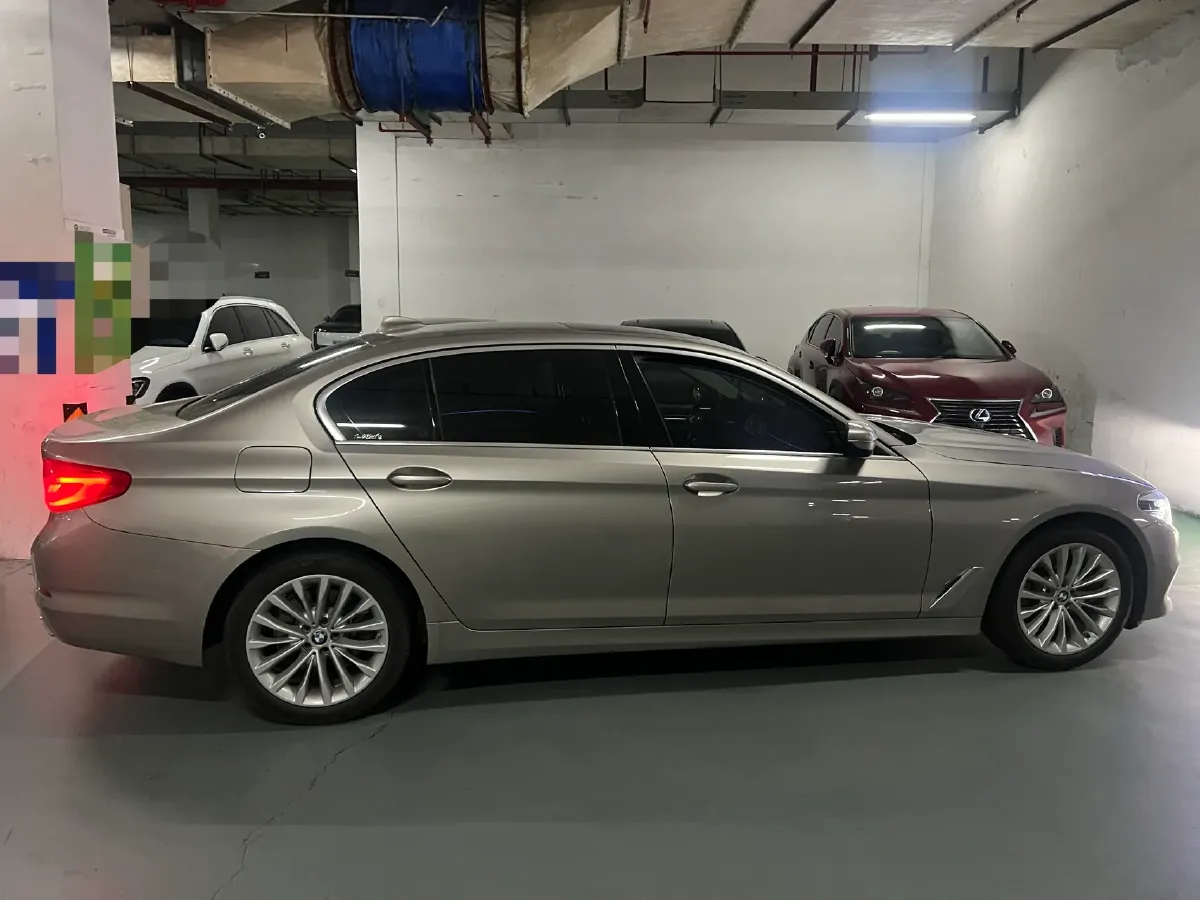 2020 BMW 5 Series 2.0T 184HP L4 8AT,autocango,china used car exporter,china ev exporter,chinese used car exporter,chinese used ev exporter