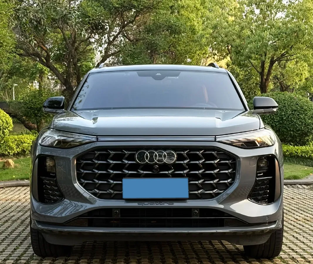 2022 Audi A7L 2.0T 245HP L4 7DCT,autocango,china used car exporter,china ev exporter,chinese used car exporter,chinese used ev exporter