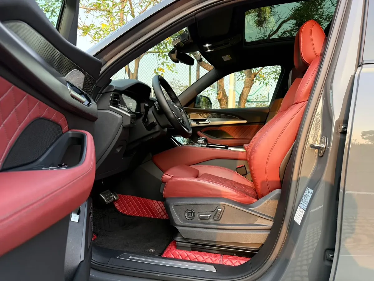 2022 Audi A7L 2.0T 245HP L4 7DCT,autocango,china used car exporter,china ev exporter,chinese used car exporter,chinese used ev exporter