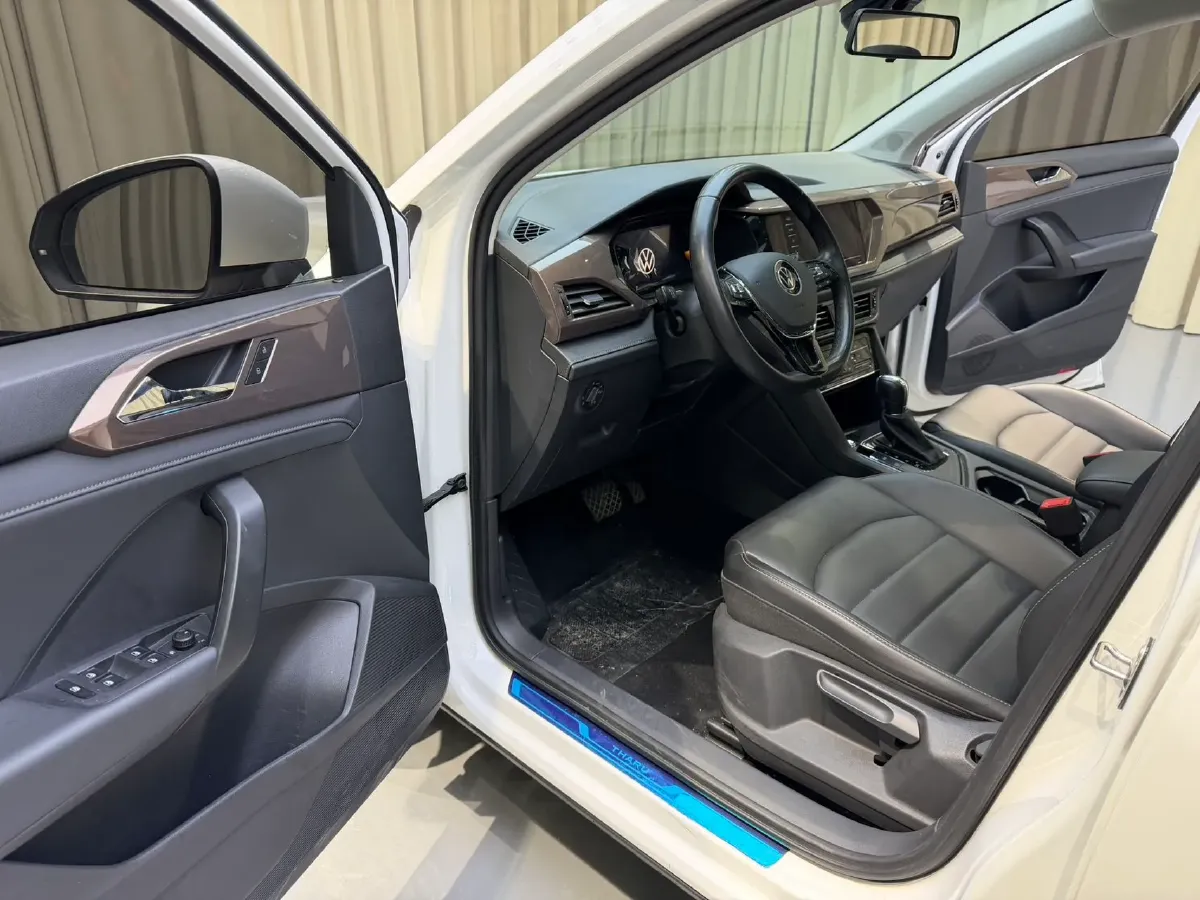 2022 Ford Transit 2.0T 202HP L4 6AT,autocango,china used car exporter,china ev exporter,chinese used car exporter,chinese used ev exporter