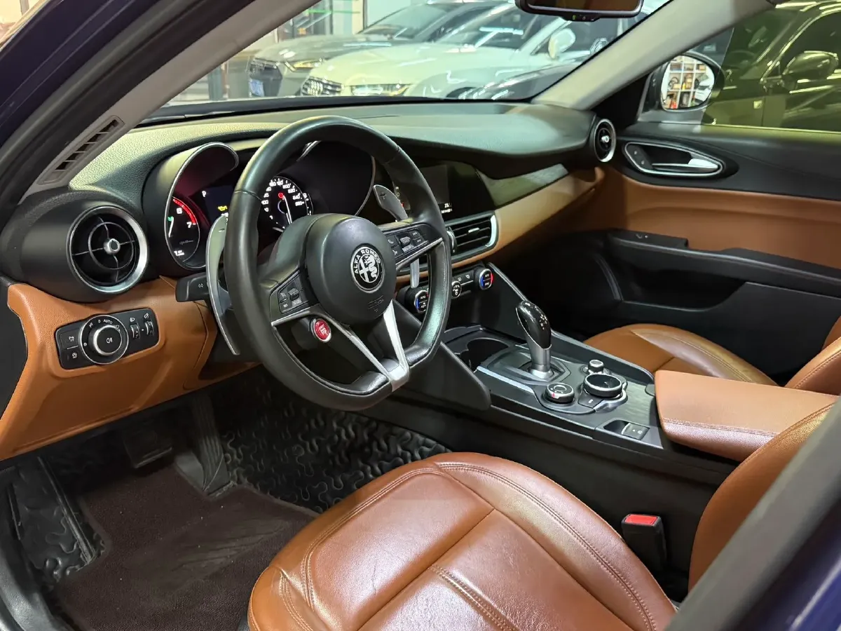 2017 Toyota Highlander 2.0T 220HP L4 6AT,autocango,china used car exporter,china ev exporter,chinese used car exporter,chinese used ev exporter