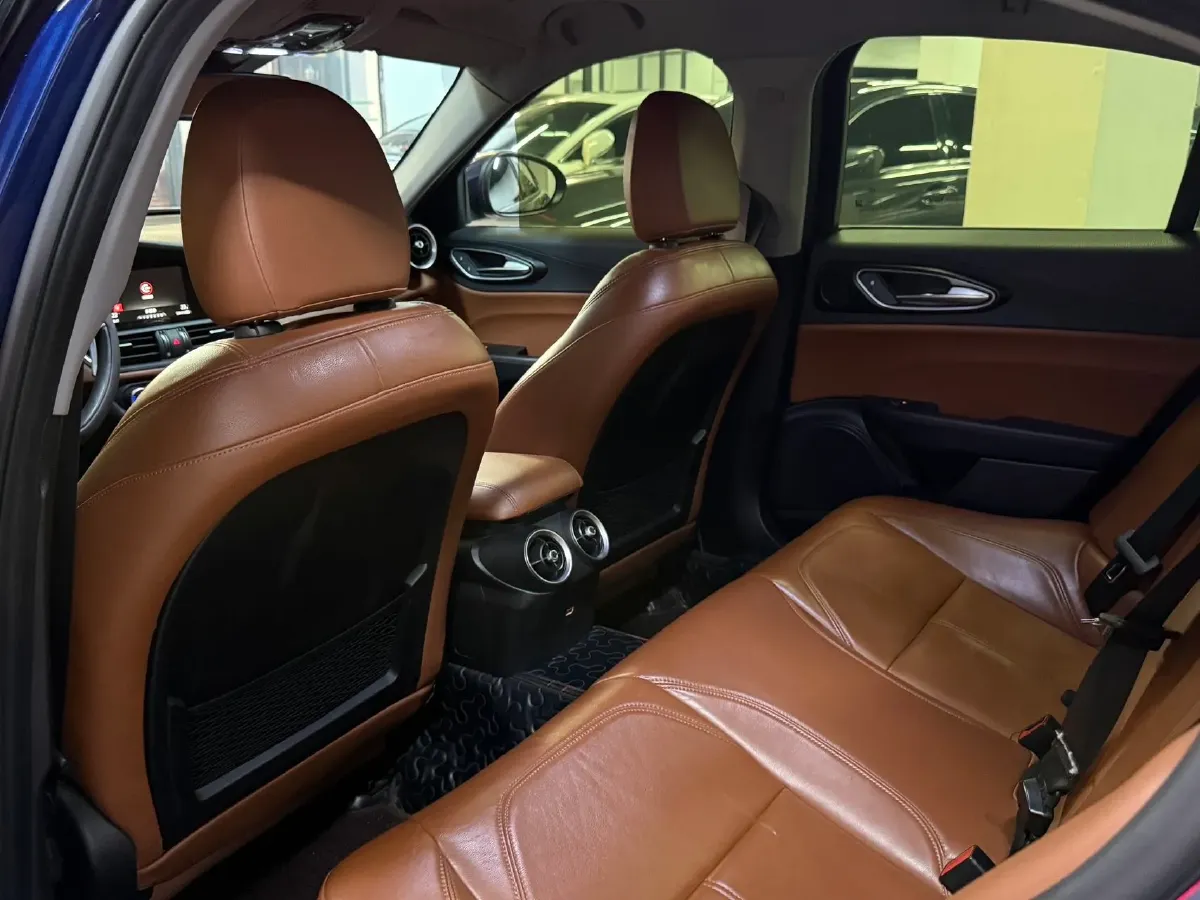 2017 Toyota Highlander 2.0T 220HP L4 6AT,autocango,china used car exporter,china ev exporter,chinese used car exporter,chinese used ev exporter