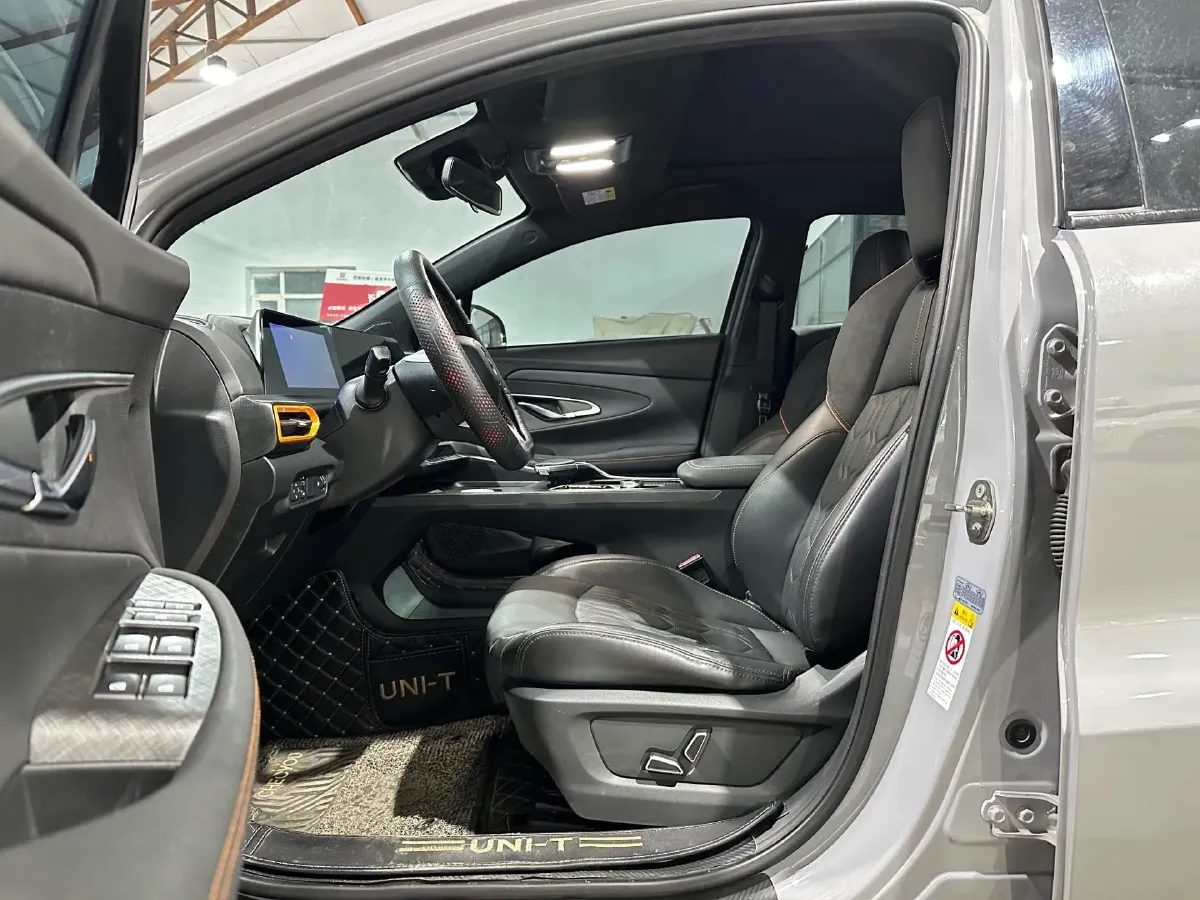 2022 ChangAn UNI-T 1.5T 188HP L4 7DCT,autocango,china used car exporter,china ev exporter,chinese used car exporter,chinese used ev exporter