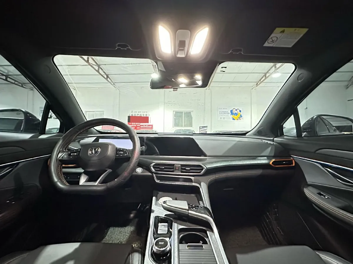 2022 ChangAn UNI-T 1.5T 188HP L4 7DCT,autocango,china used car exporter,china ev exporter,chinese used car exporter,chinese used ev exporter