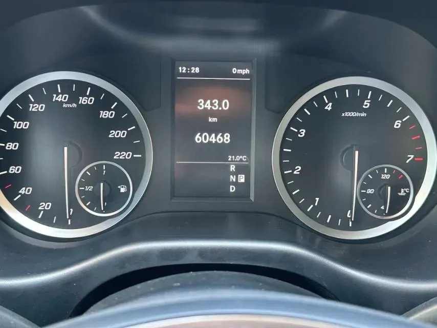 2021 Mercedes-Benz Vito 2.0T 211HP L4 9AT,autocango,china used car exporter,china ev exporter,chinese used car exporter,chinese used ev exporter