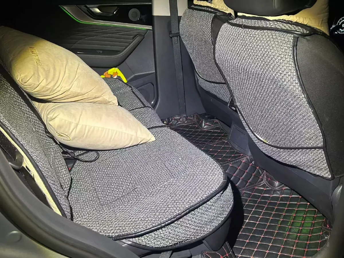 2022 HongQi HS5 2.0T 224HP L4 6AT,autocango,china used car exporter,china ev exporter,chinese used car exporter,chinese used ev exporter