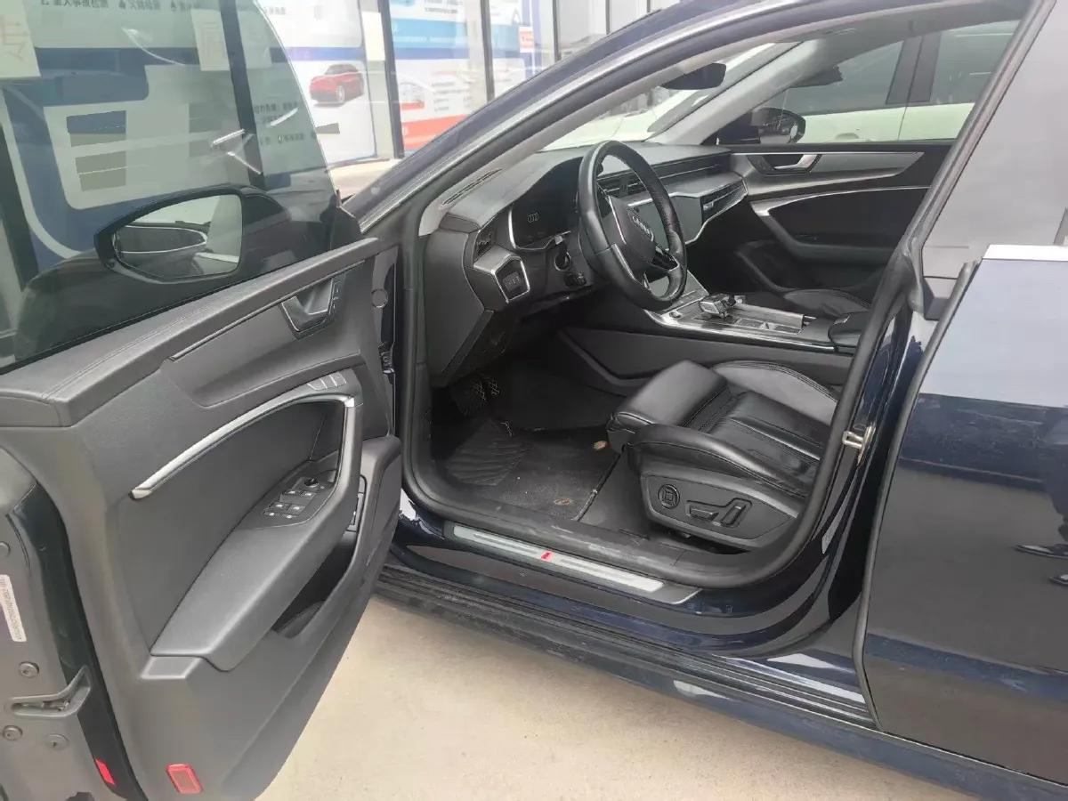 2021 Audi A7 2.0T 245HP L4 7DCT,autocango,china used car exporter,china ev exporter,chinese used car exporter,chinese used ev exporter