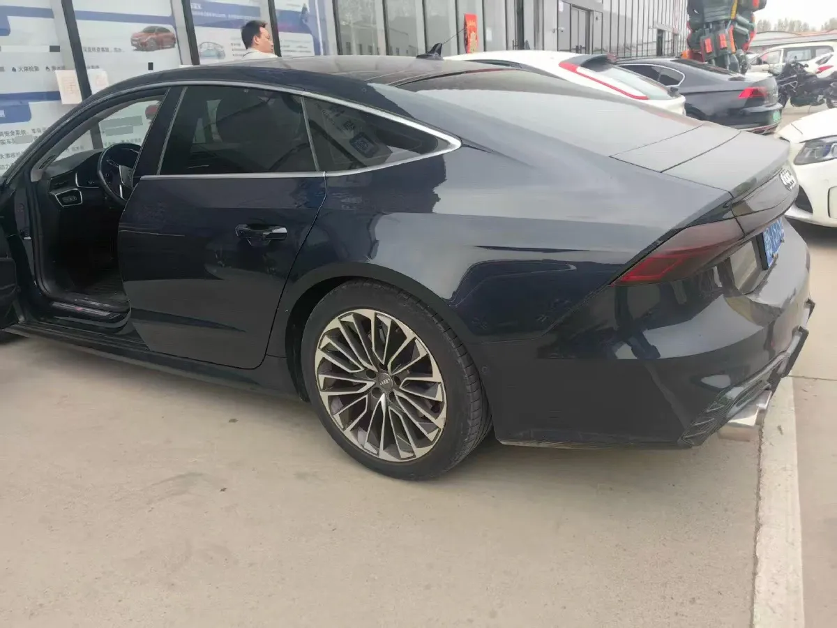 2021 Audi A7 2.0T 245HP L4 7DCT,autocango,china used car exporter,china ev exporter,chinese used car exporter,chinese used ev exporter