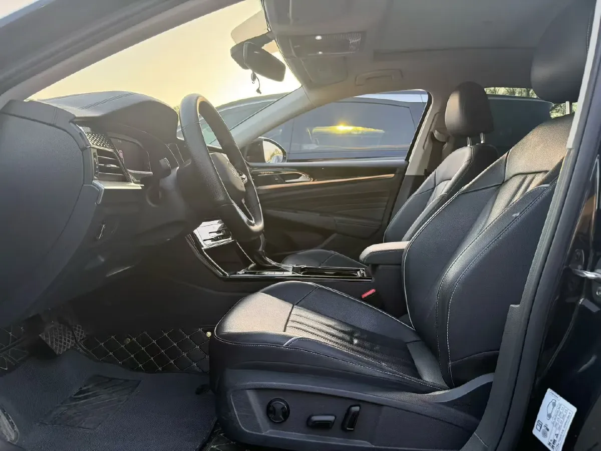 2023 Volkswagen Passat 2.0T 186HP L4 7DCT,autocango,china used car exporter,china ev exporter,chinese used car exporter,chinese used ev exporter