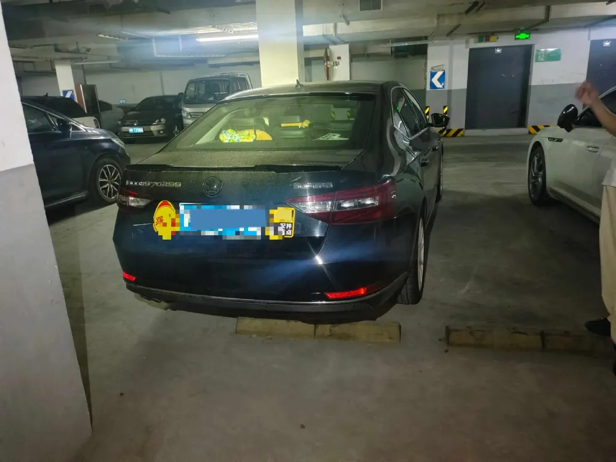 2018 Skoda Superb 1.8T 180HP L4 7DCT,autocango,china used car exporter,china ev exporter,chinese used car exporter,chinese used ev exporter