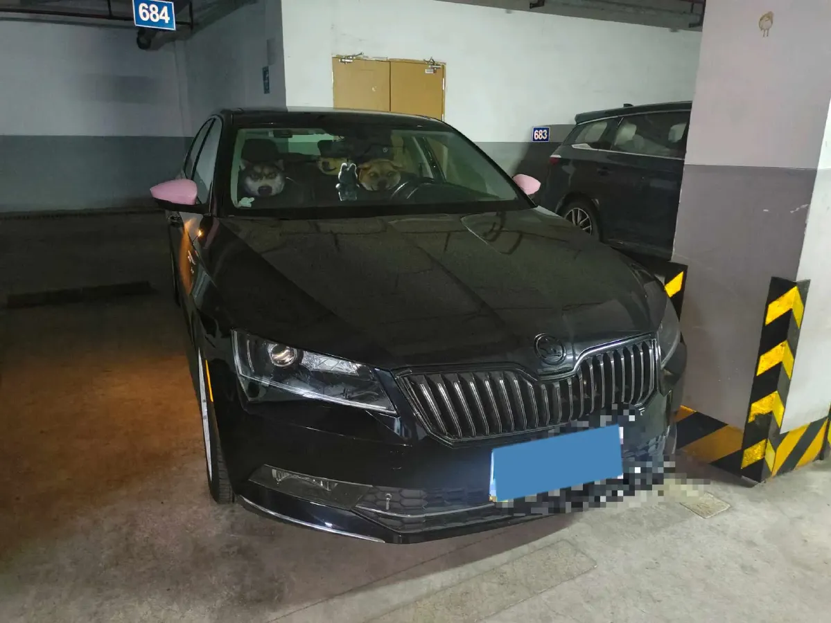 2018 Skoda Superb 1.8T 180HP L4 7DCT,autocango,china used car exporter,china ev exporter,chinese used car exporter,chinese used ev exporter