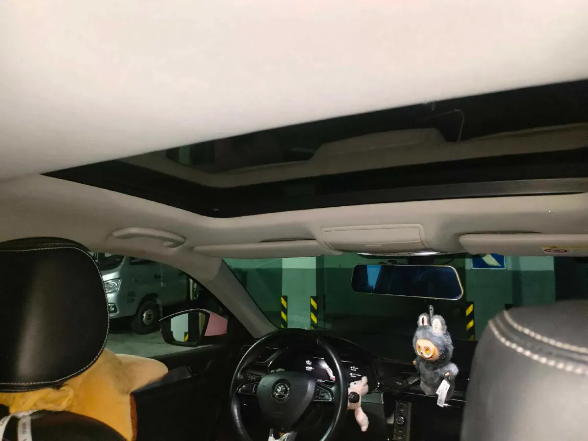 2018 Skoda Superb 1.8T 180HP L4 7DCT,autocango,china used car exporter,china ev exporter,chinese used car exporter,chinese used ev exporter