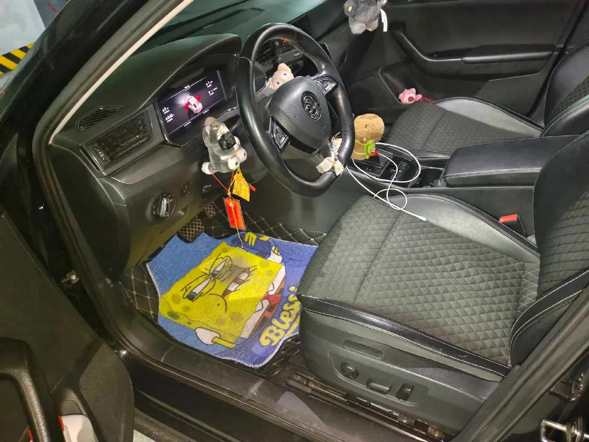 2018 Skoda Superb 1.8T 180HP L4 7DCT,autocango,china used car exporter,china ev exporter,chinese used car exporter,chinese used ev exporter