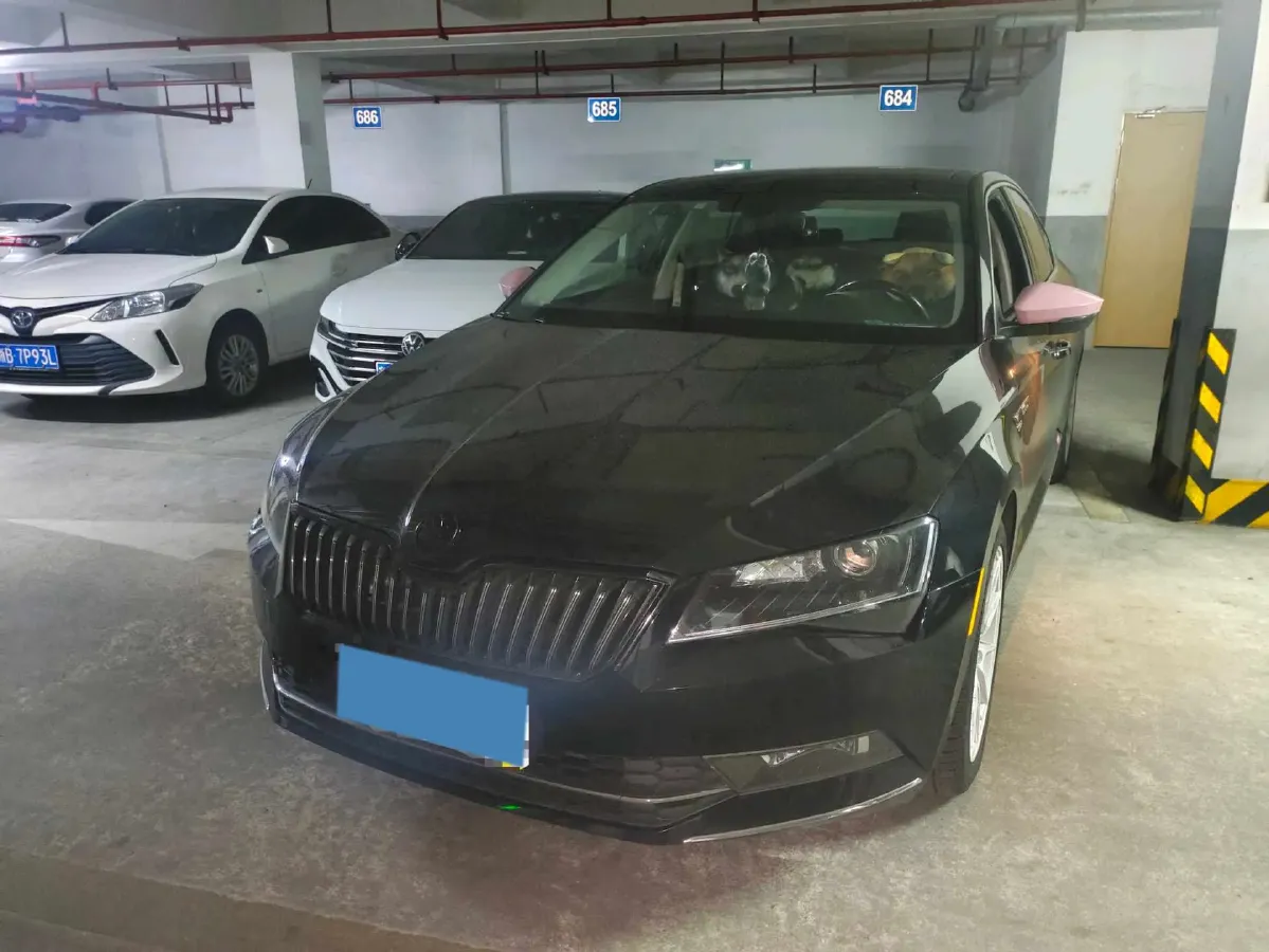 2018 Skoda Superb 1.8T 180HP L4 7DCT,autocango,china used car exporter,china ev exporter,chinese used car exporter,chinese used ev exporter
