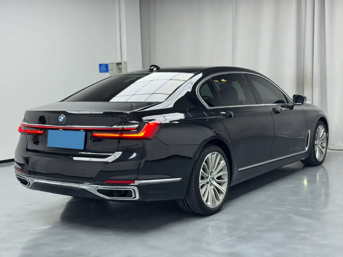 2021 BMW 7 Series 3.0T 340HP L6 8AT,autocango,china used car exporter,china ev exporter,chinese used car exporter,chinese used ev exporter