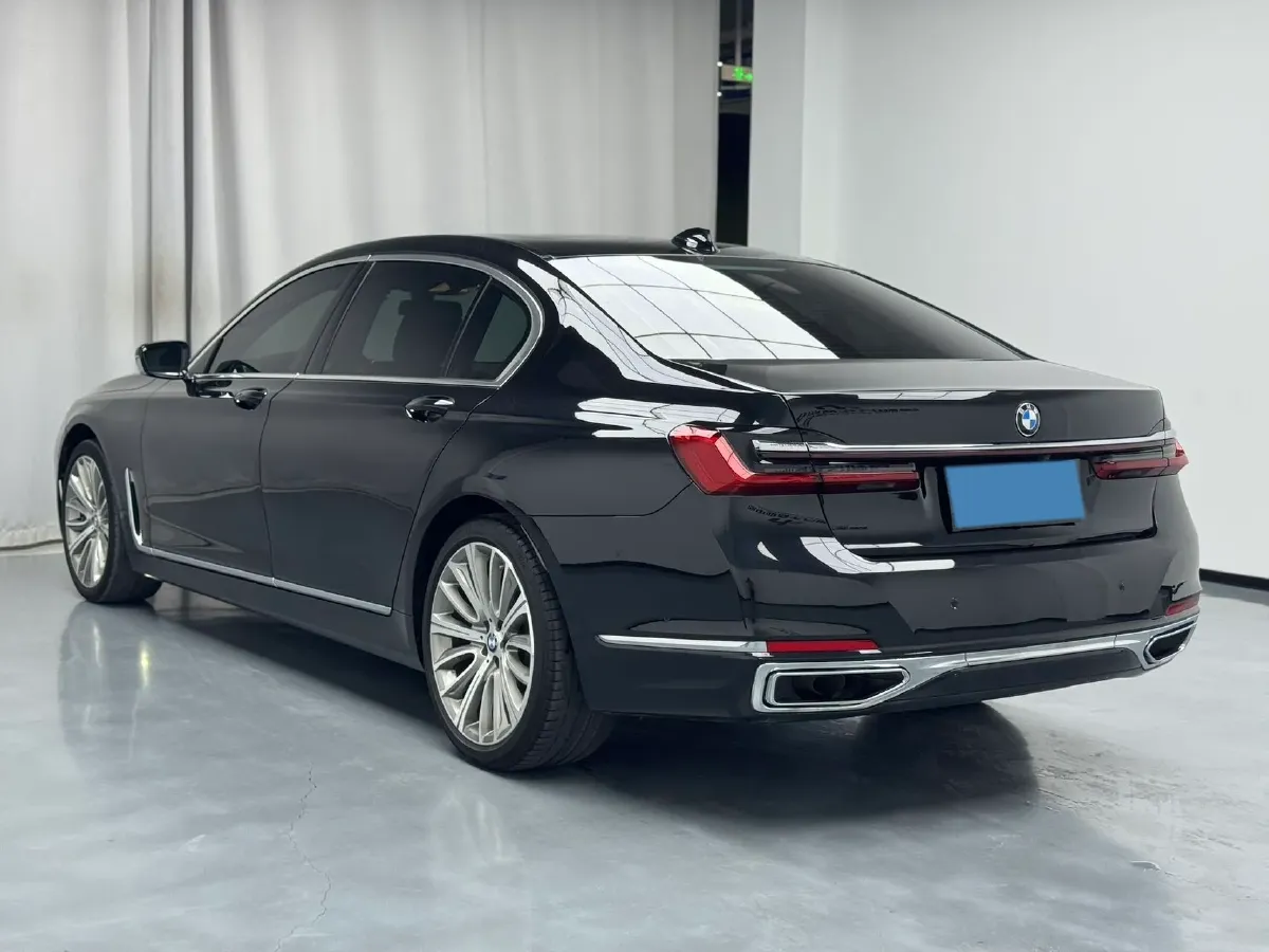 2021 BMW 7 Series 3.0T 340HP L6 8AT,autocango,china used car exporter,china ev exporter,chinese used car exporter,chinese used ev exporter