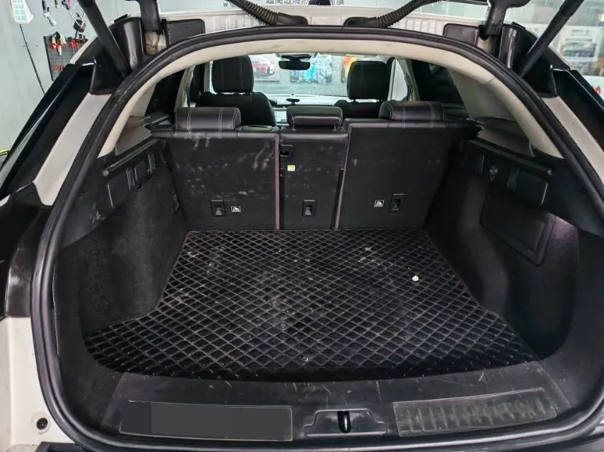 2018 Land Rover Range Rover Velar 2.0T 300HP L4 8AT,autocango,china used car exporter,china ev exporter,chinese used car exporter,chinese used ev exporter