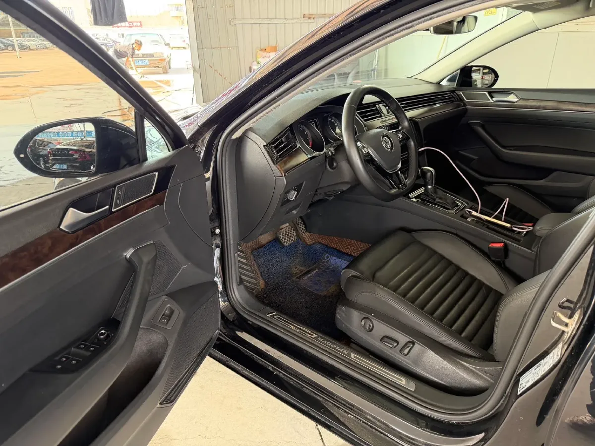 2019 Volkswagen Magotan 2.0T 186HP L4 7DCT,autocango,china used car exporter,china ev exporter,chinese used car exporter,chinese used ev exporter