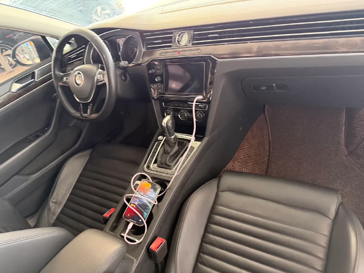 2019 Volkswagen Magotan 2.0T 186HP L4 7DCT,autocango,china used car exporter,china ev exporter,chinese used car exporter,chinese used ev exporter