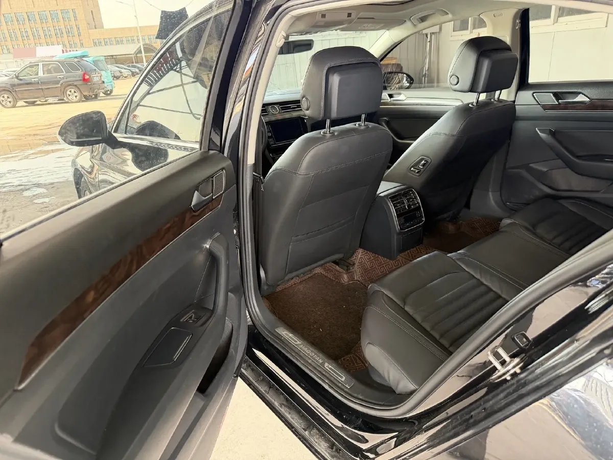 2019 Volkswagen Magotan 2.0T 186HP L4 7DCT,autocango,china used car exporter,china ev exporter,chinese used car exporter,chinese used ev exporter
