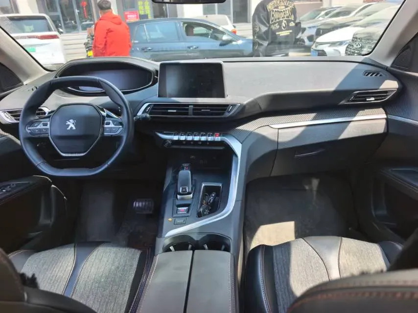 2017 Peugeot 5008 1.8T 204HP L4 6AT,autocango,china used car exporter,china ev exporter,chinese used car exporter,chinese used ev exporter