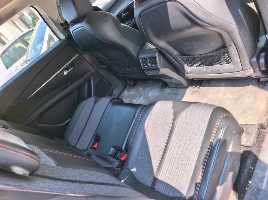 2017 Peugeot 5008 1.8T 204HP L4 6AT,autocango,china used car exporter,china ev exporter,chinese used car exporter,chinese used ev exporter